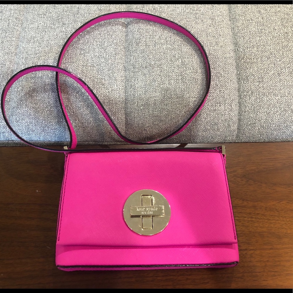 ✨Kate Spade Saffino Crossbody✨